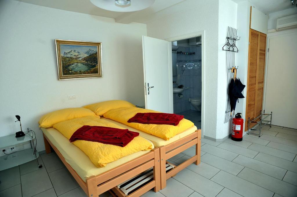 Niros Bed & Breakfast Birsfelden Chambre photo