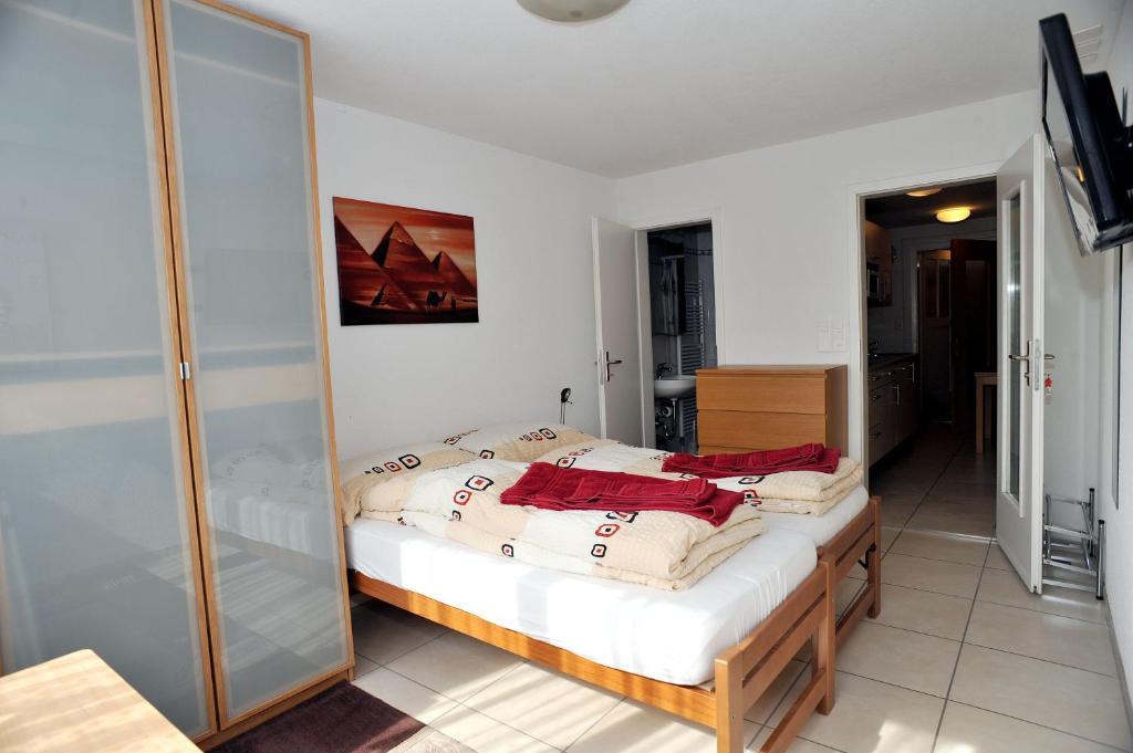 Niros Bed & Breakfast Birsfelden Chambre photo