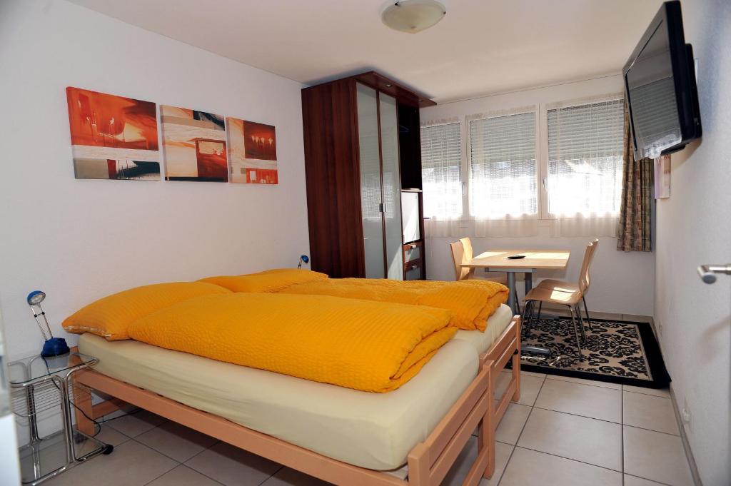 Niros Bed & Breakfast Birsfelden Chambre photo