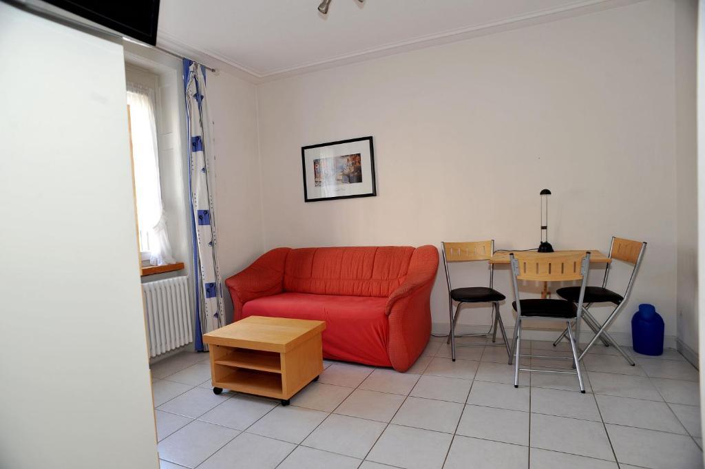 Niros Bed & Breakfast Birsfelden Chambre photo