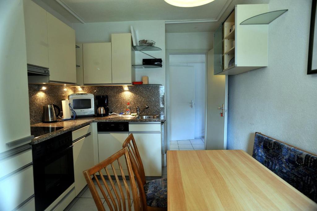 Niros Bed & Breakfast Birsfelden Chambre photo